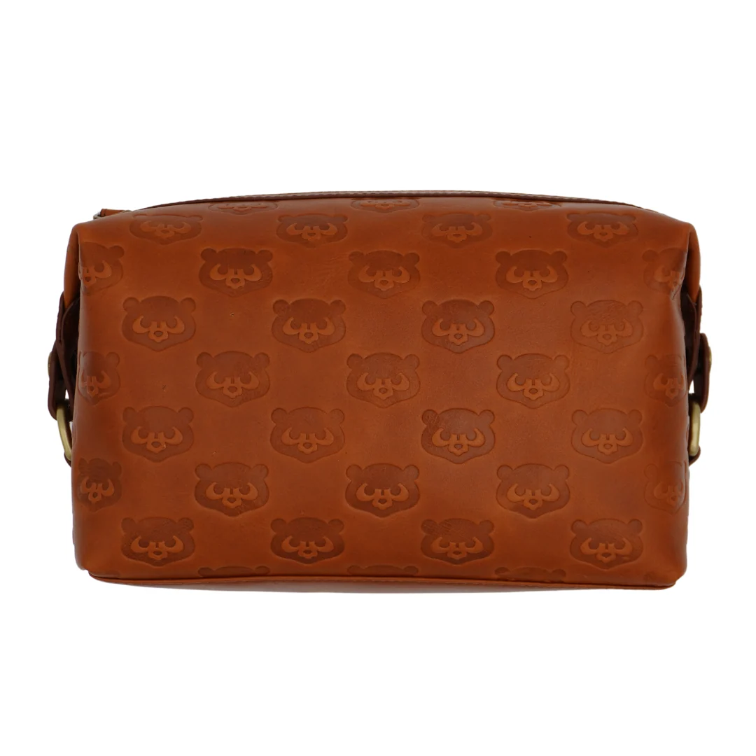 CHICAGO CUBS SEASON TICKET HOLDER EXCLUSIVE LUSSO LEATHER DOPP KIT - Image 2